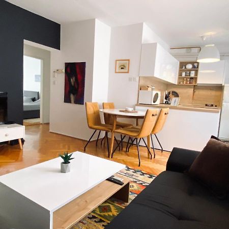 Layla'S Home Free Parking Sarajevo Bagian luar foto