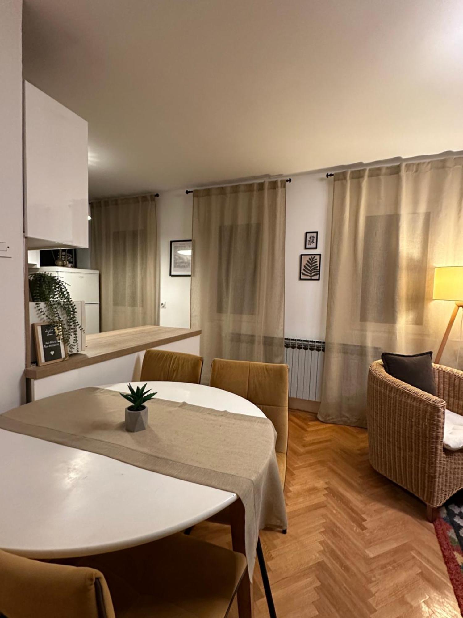 Layla'S Home Free Parking Sarajevo Bagian luar foto