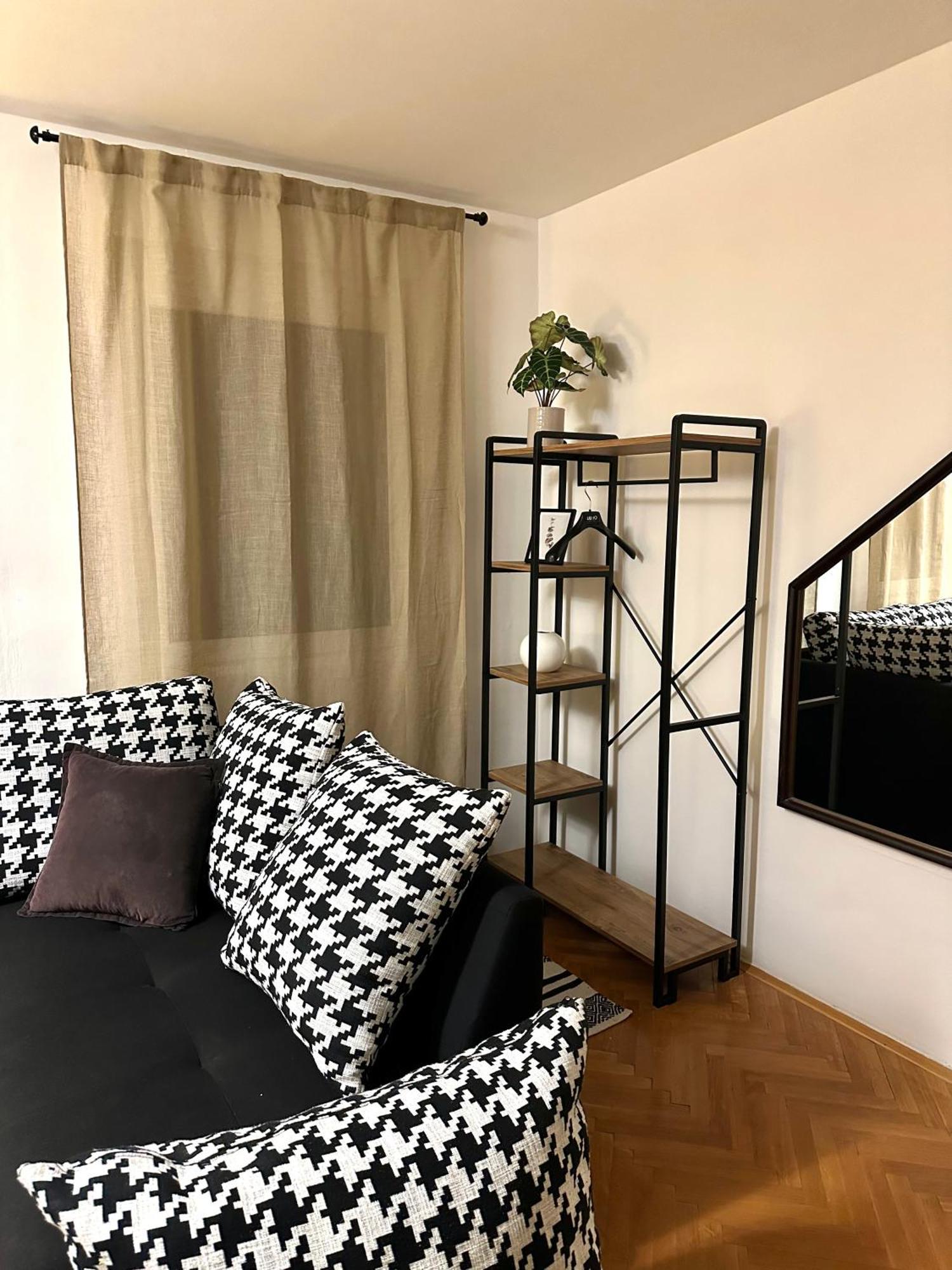 Layla'S Home Free Parking Sarajevo Bagian luar foto