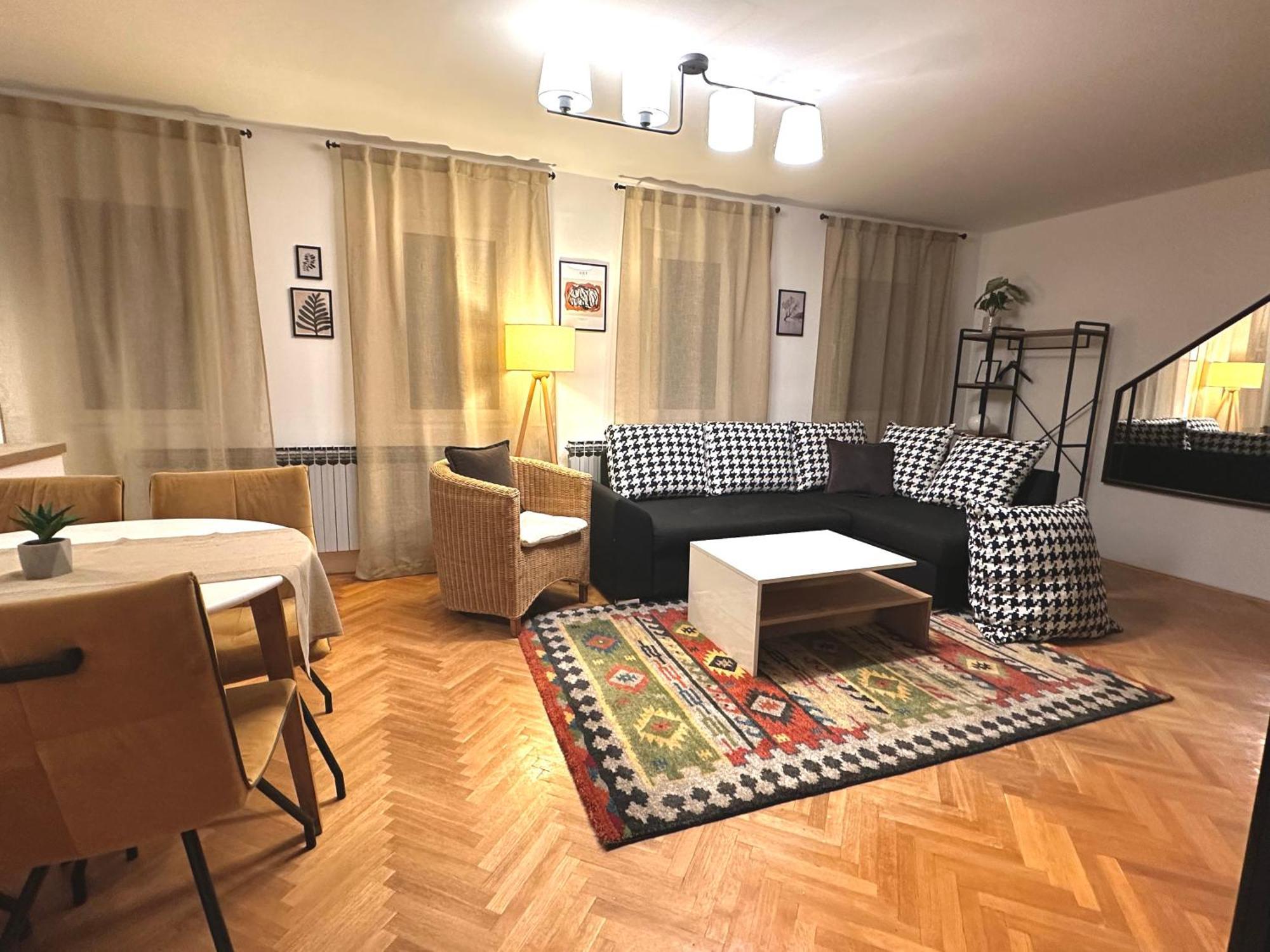 Layla'S Home Free Parking Sarajevo Bagian luar foto